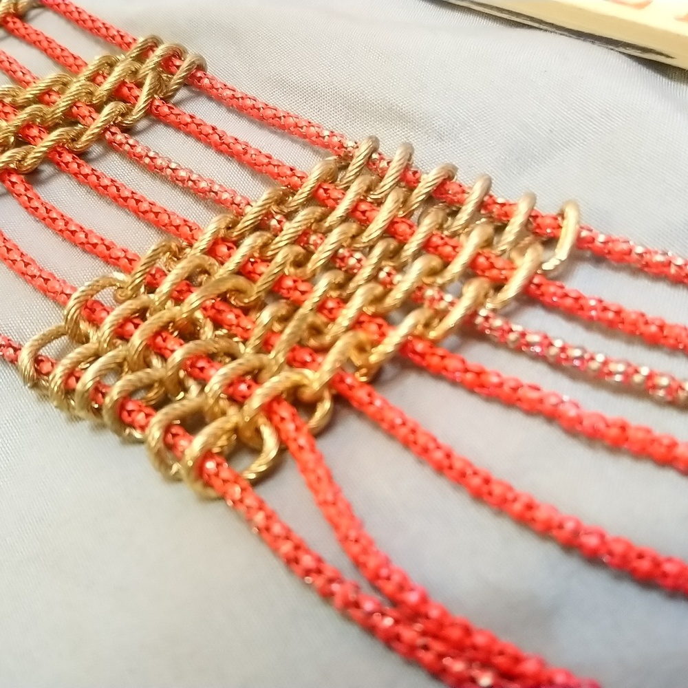 Very odd chain necklace